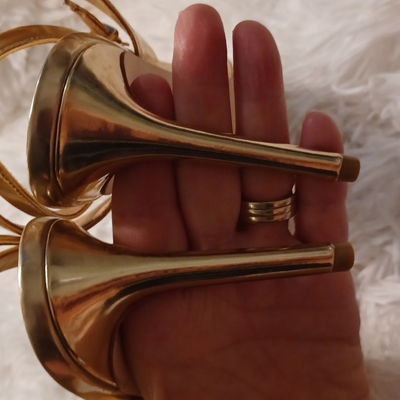 Antonio Melani Faithe Ankle Strap Rhinestone Jewel Detail Heeled Sandals Gold - Picture 11 of 16